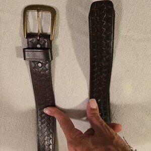 Mens Dark Brown Oxblood Leather Belt Brass Buckle Basketweave Garrison Sz 32 GUC